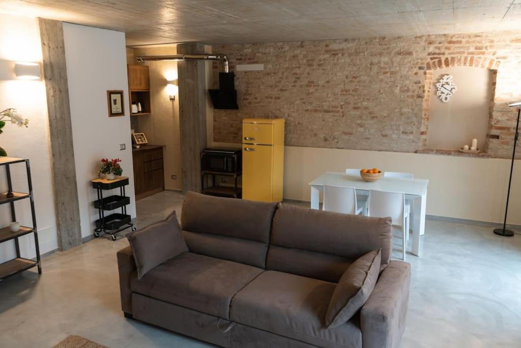Apartamento Centro Storico Recinto Dei Nobili 2-Private Parking Asti Exterior foto